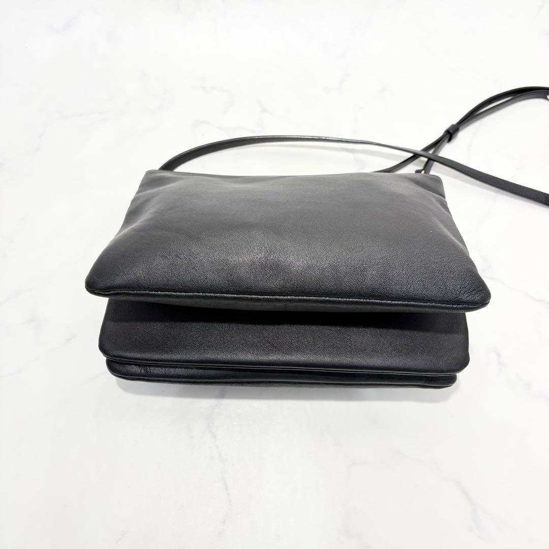 【極美品】CELINE セリーヌ　トリオラージ　ショルダーバッグ　ブラック