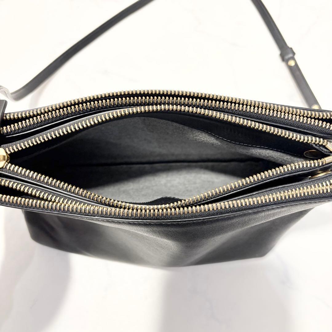 【極美品】CELINE セリーヌ　トリオラージ　ショルダーバッグ　ブラック