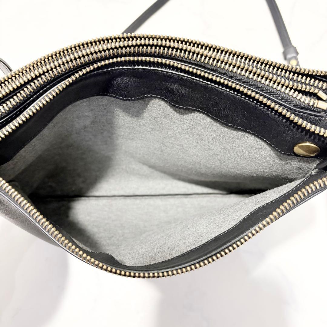 【極美品】CELINE セリーヌ　トリオラージ　ショルダーバッグ　ブラック