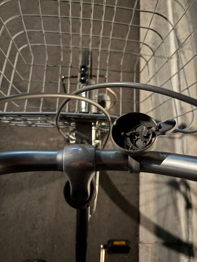 【値下げ】シティサイクル ブラック 26インチ 前カゴ付き　東京