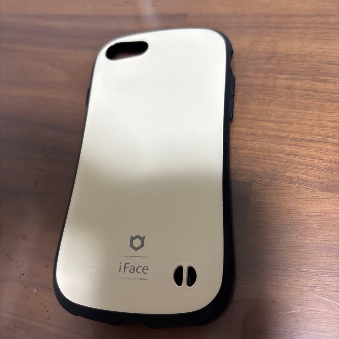 Apple iPhone SE (第3世代) ホワイト 本体