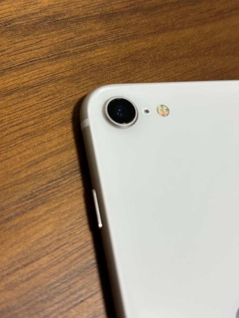 Apple iPhone SE (第3世代) ホワイト 本体