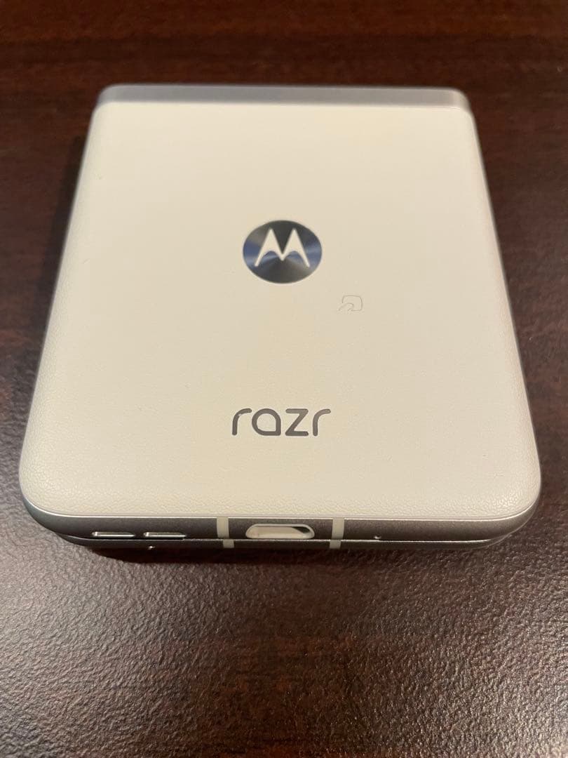 Motolora razr 40 12GB+256GB モデル