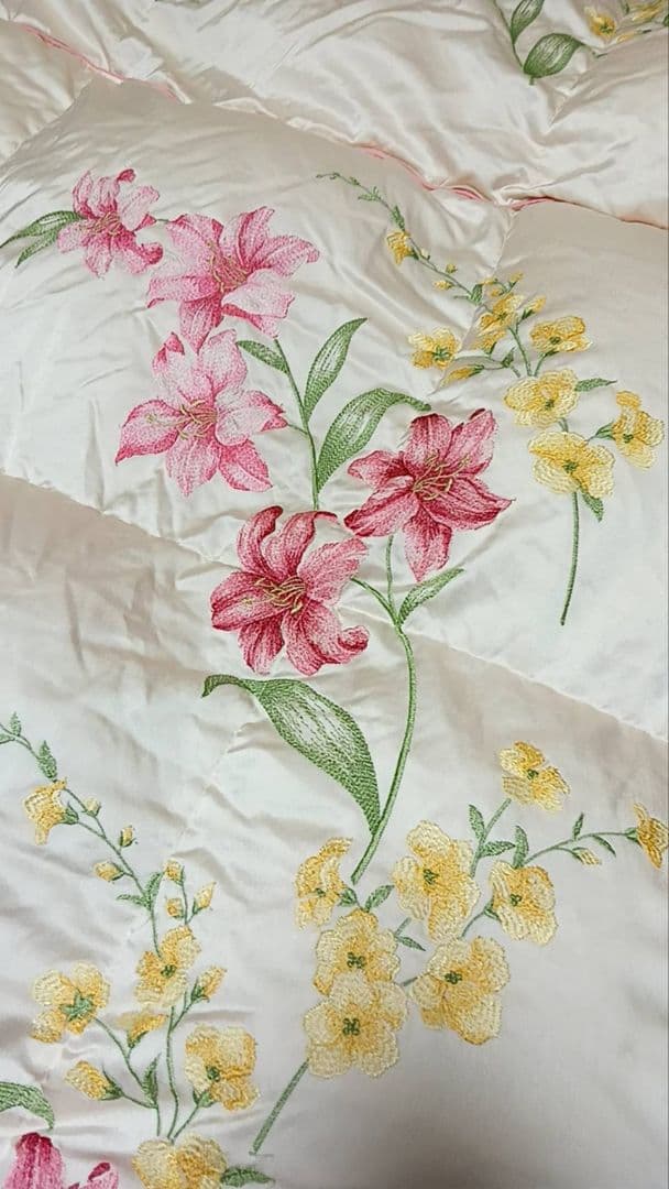 tak-tgo　丸八真綿　ソワリー　ダウン90%　羽毛1.5キロ　シミあり