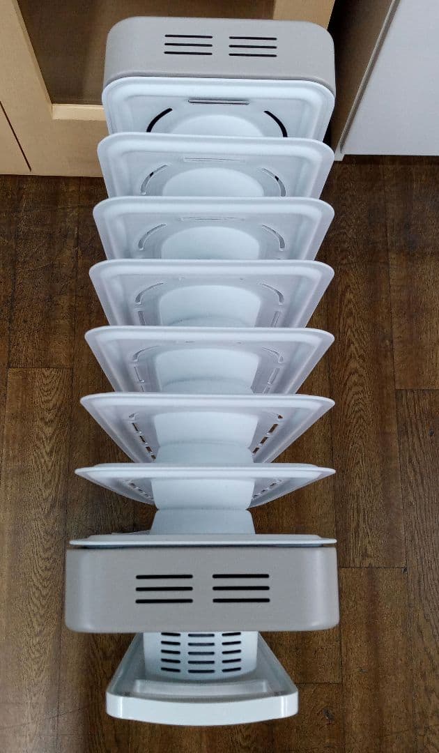 デロンギ　ヴェルティカルド　オイルヒーター　RHJ21F0812-WH