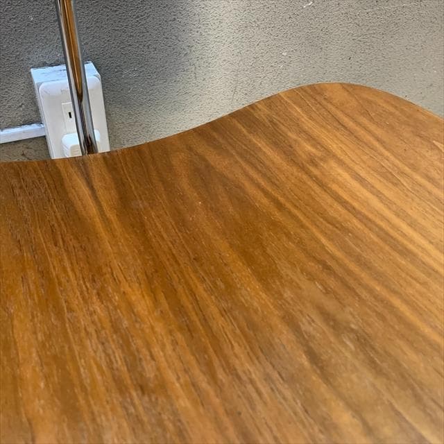 ハーマンミラーのイームズプライウッドダイニングチェア（DCM）②