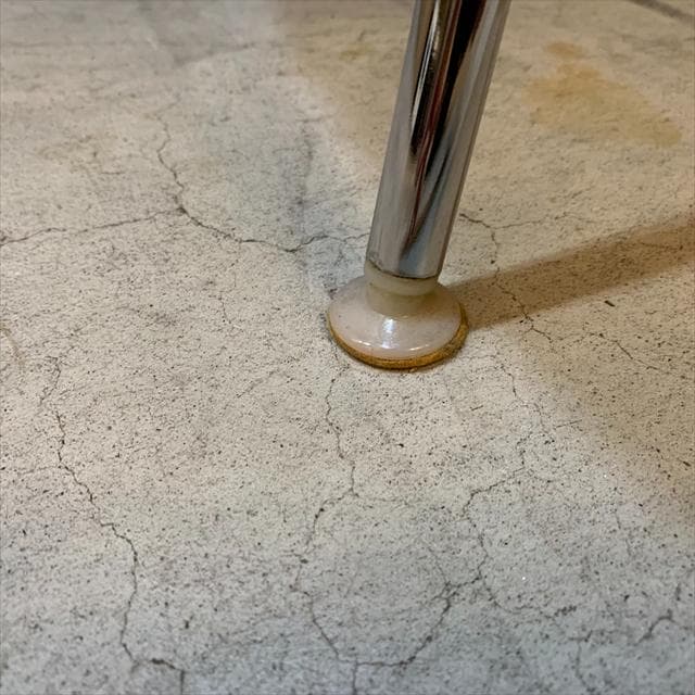 ハーマンミラーのイームズプライウッドダイニングチェア（DCM）②