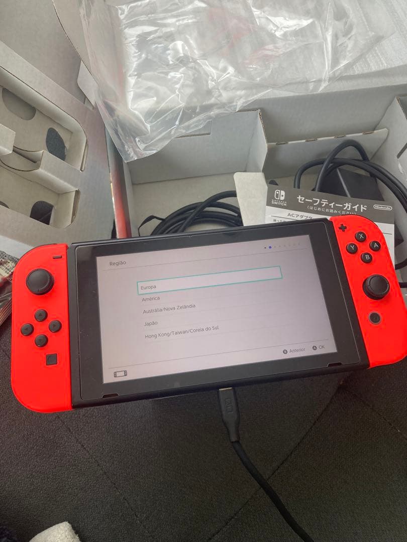 Nintendo Switch 本体 グレー ジョイコン赤