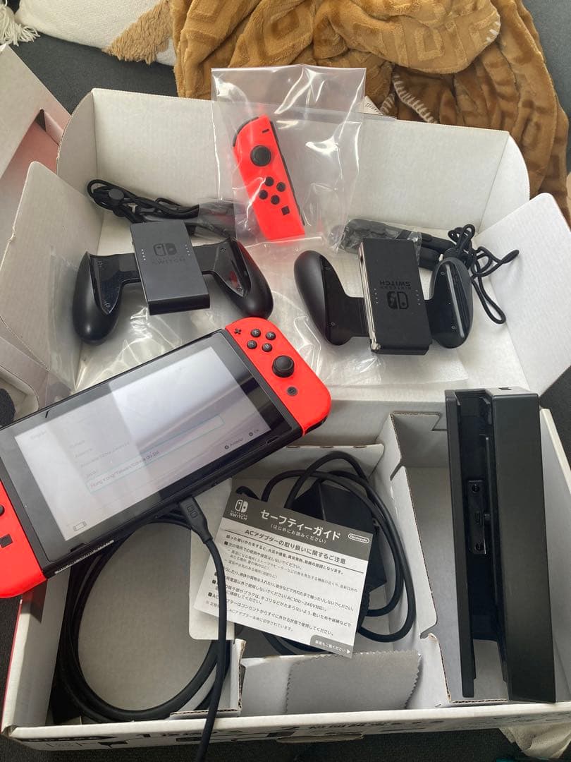 Nintendo Switch 本体 グレー ジョイコン赤