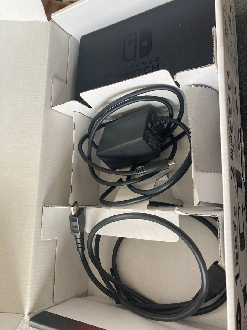 Nintendo Switch 本体 グレー ジョイコン赤