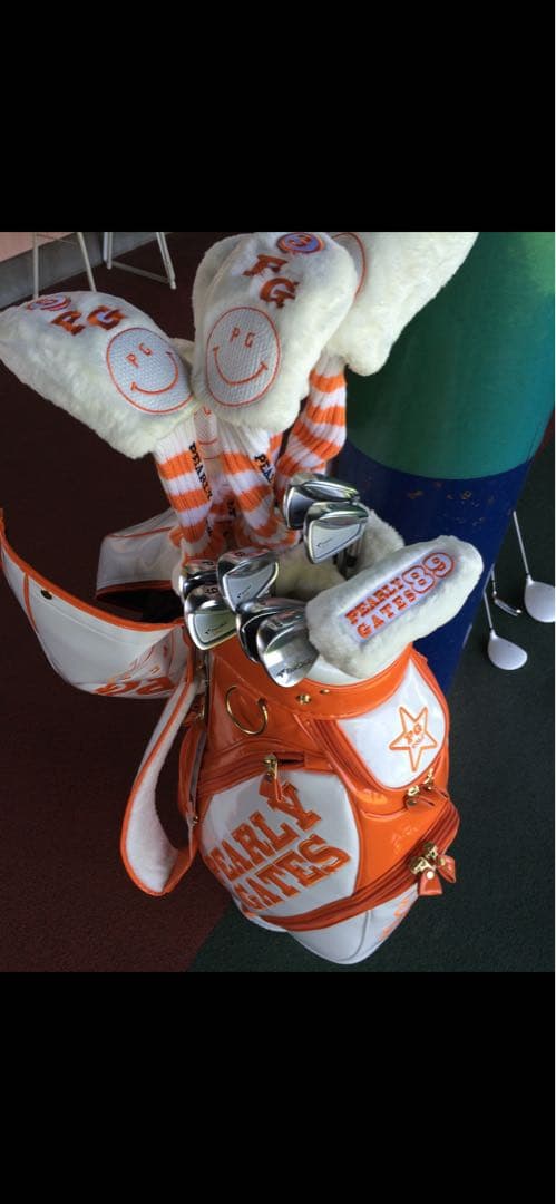 PEARLY GATES キャディバッグ と同色のヘッドカバーのセット