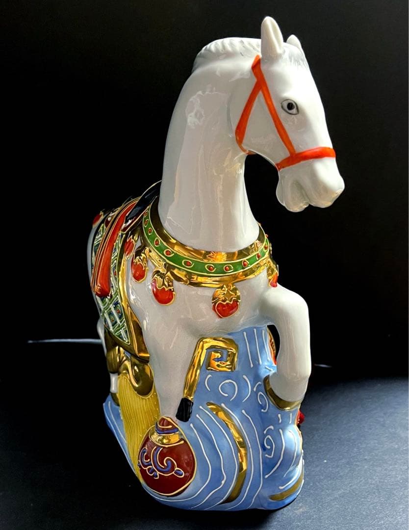 九谷焼　金の白馬　目標達成や人生の目的に向けて前進する