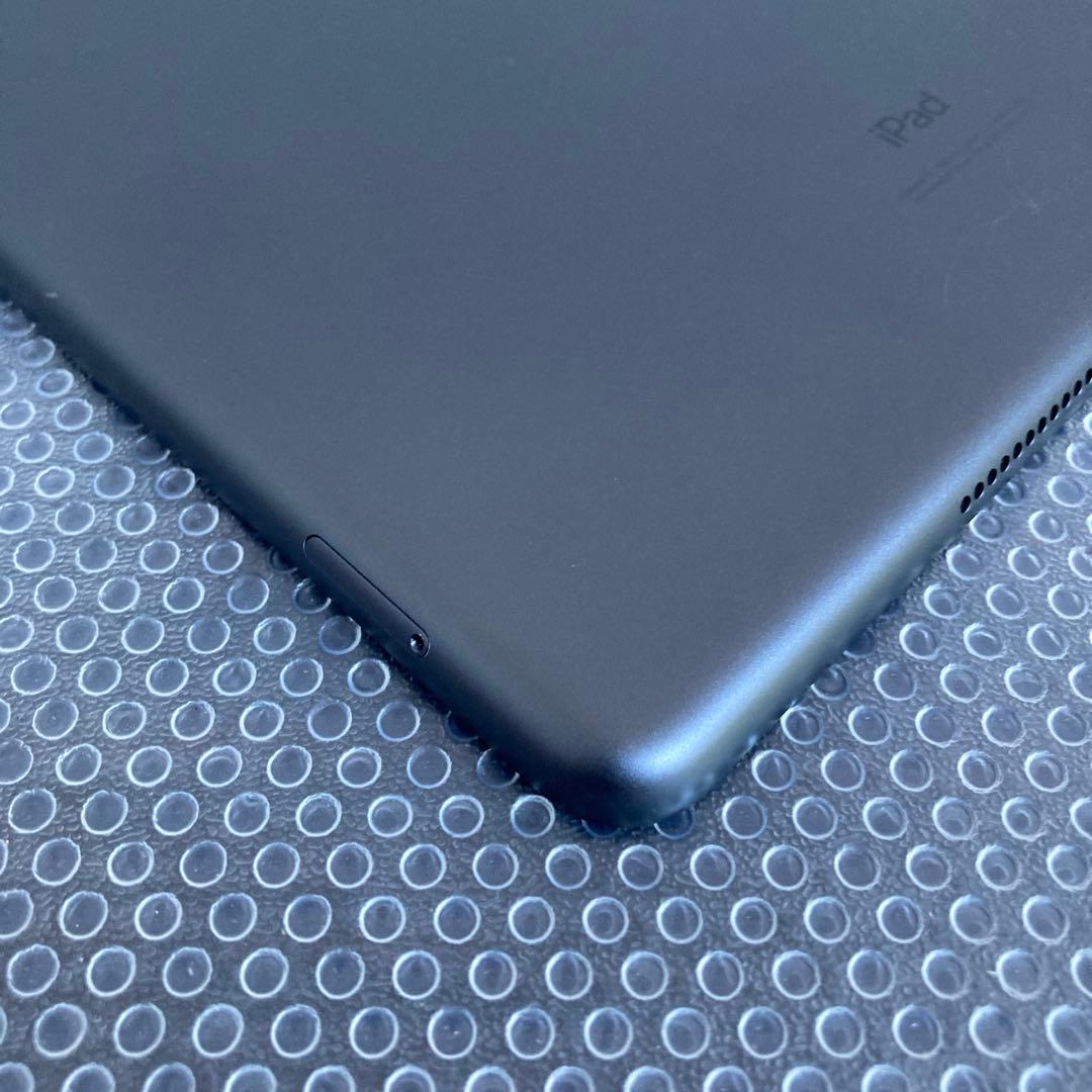 3751【早い者勝ち】電池ほぼ新品☆iPad8第8世代32GB SIMフリー☆