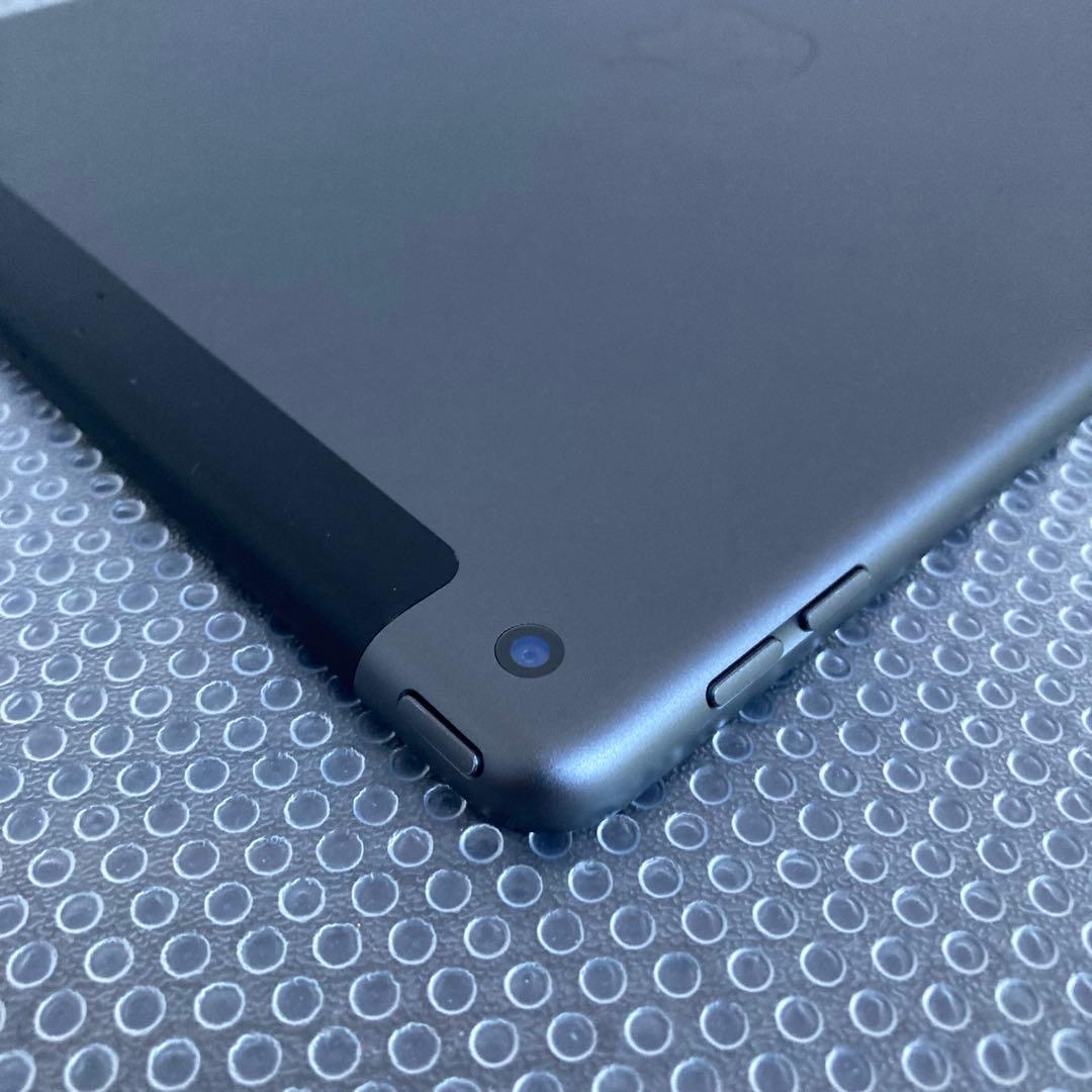 3751【早い者勝ち】電池ほぼ新品☆iPad8第8世代32GB SIMフリー☆