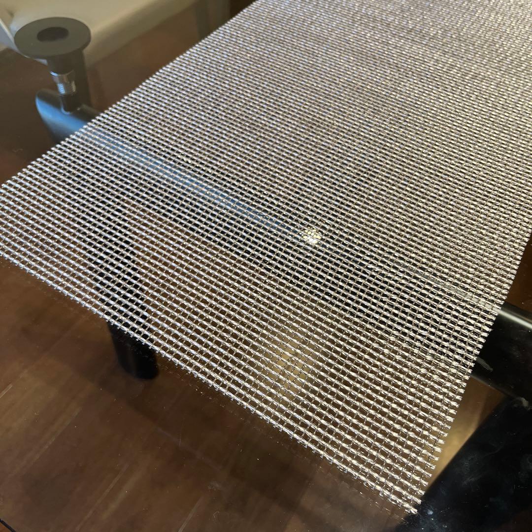 チルウィッチ　テーブルランナー　ラティス　シルバー