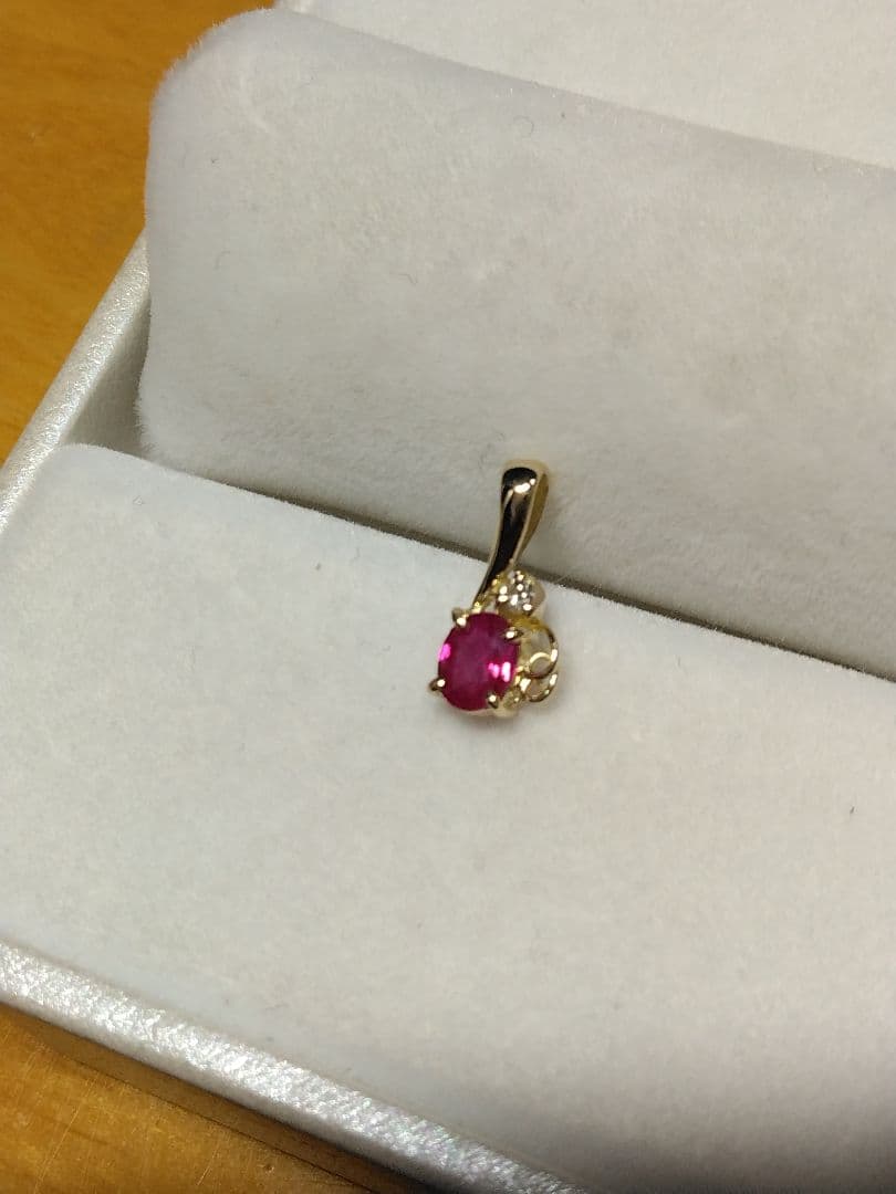 特別サービス品◆k18天然ルビー、ダイヤモンドつきペンダントトップ