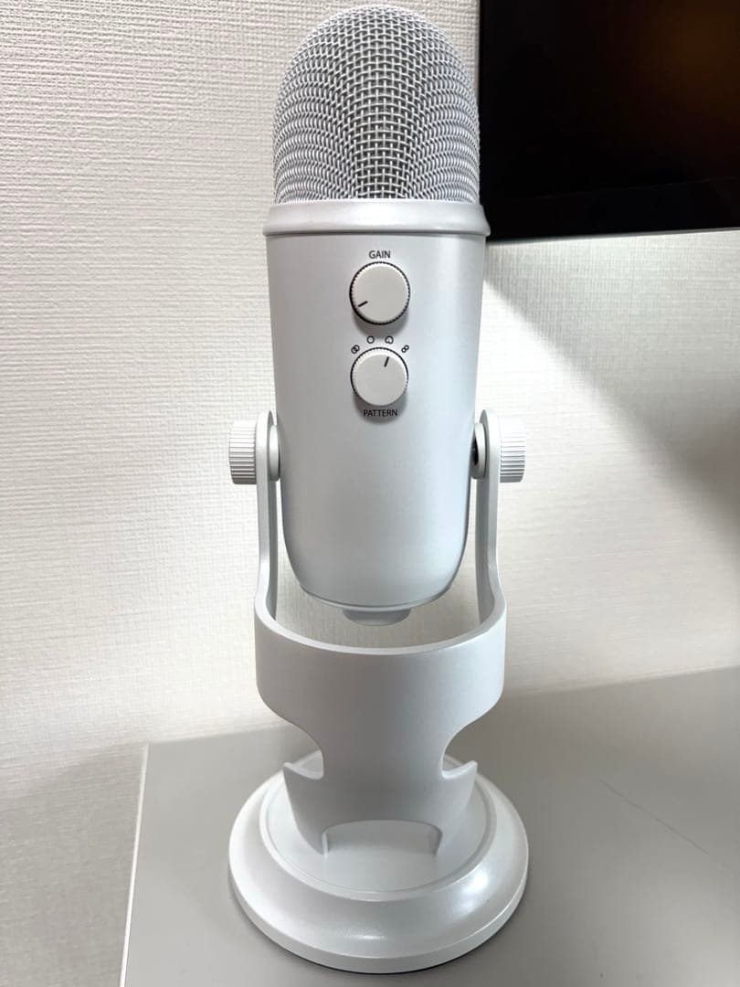 〖 新品 〗Blue Yeti コンデンサーマイク　ホワイト