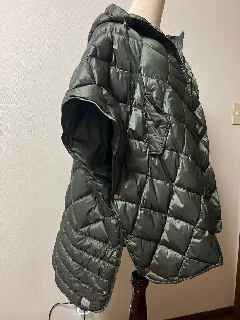 宝物マックスマーラTha Cube ポンチョダウン　カーキ　Mサイズ