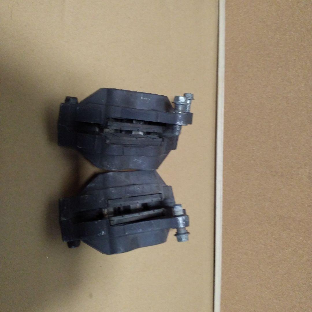 トキコ　ブレーキキャリパー