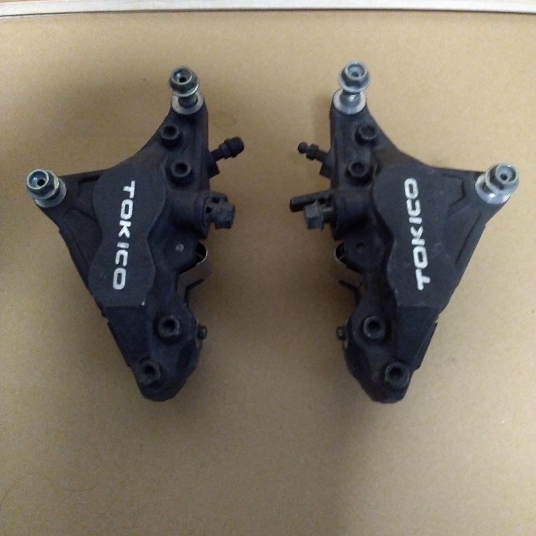 トキコ　ブレーキキャリパー