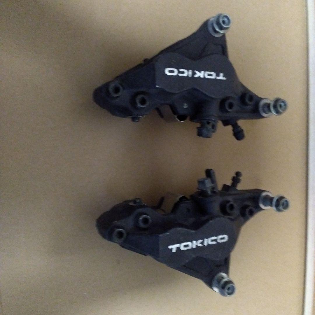 トキコ　ブレーキキャリパー