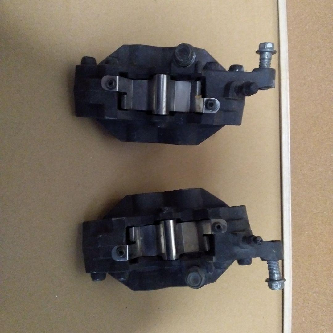 トキコ　ブレーキキャリパー