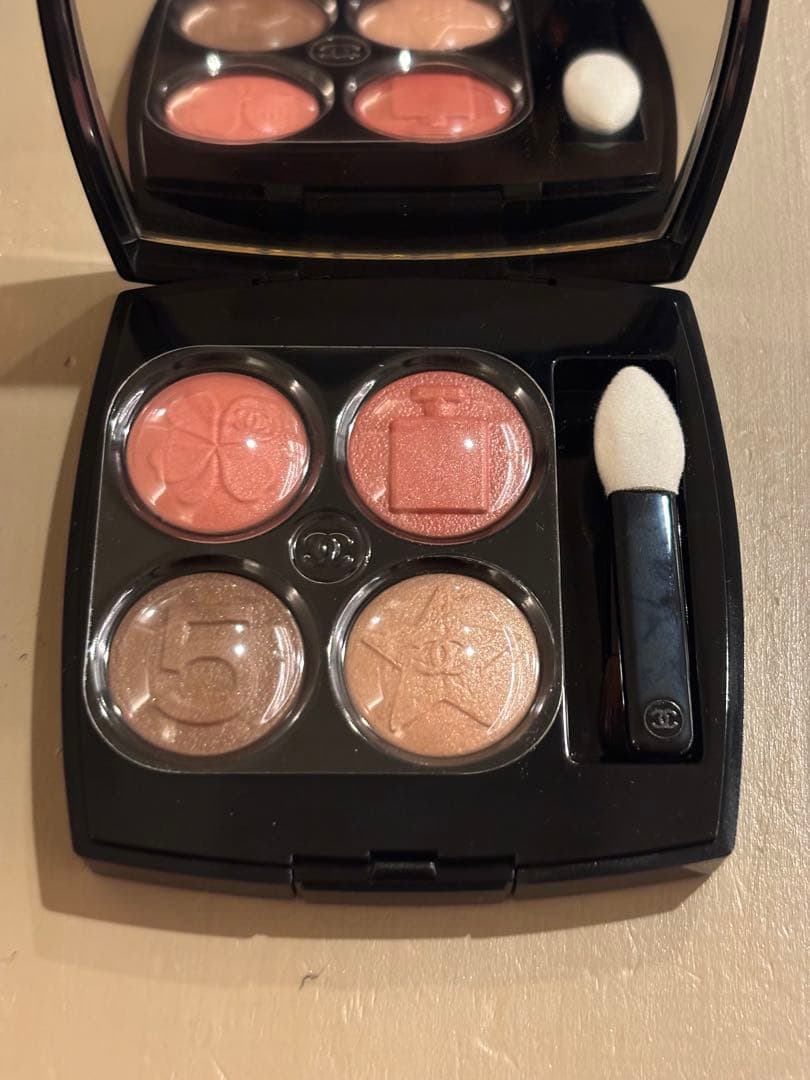 レ キャトル オンブル ブトン　209