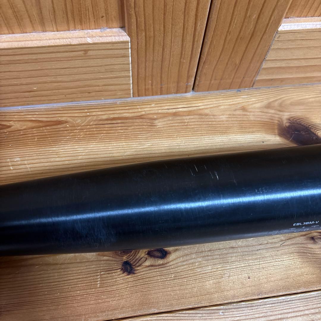 （中学硬式）バット　金属 EASTON BLACK MAGIC 84cm