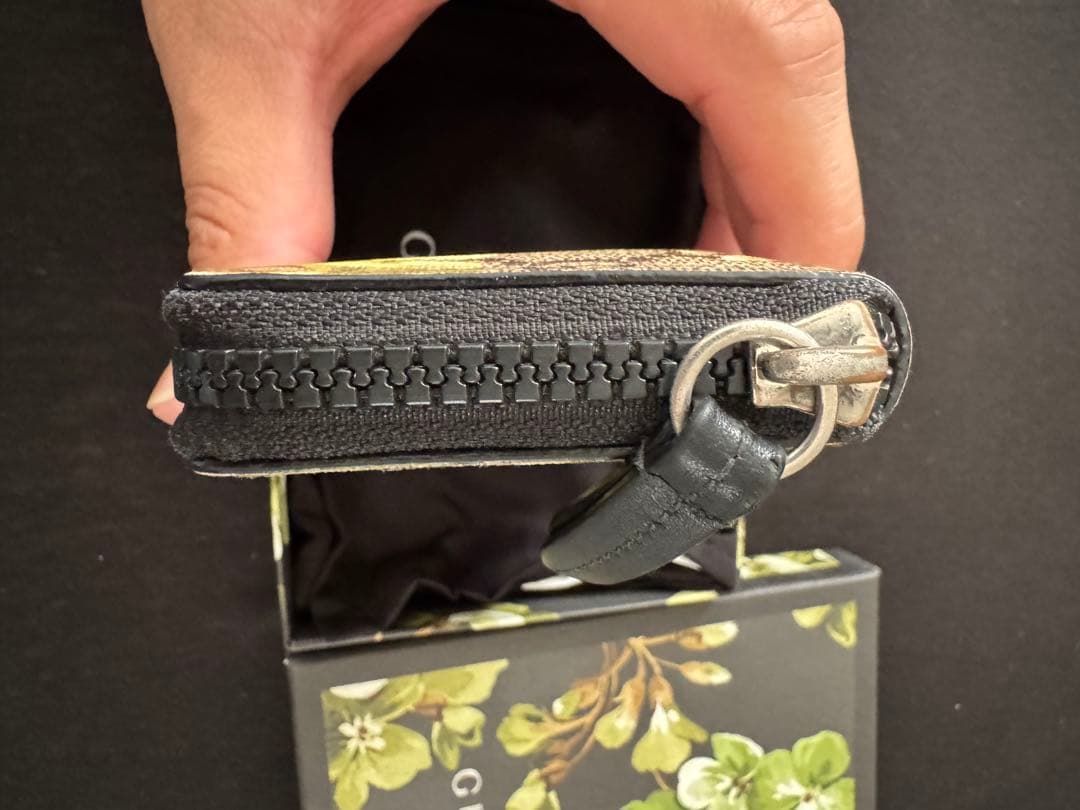 GUCCI フラワープリント ケース　ゼラニューム