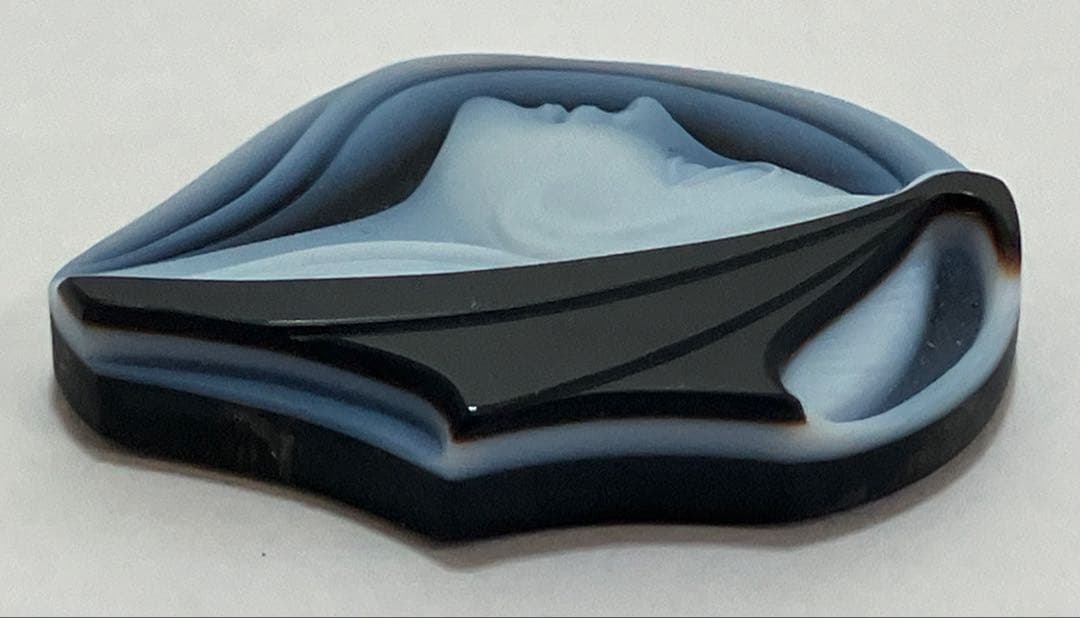 【エルヴィン・ポーリー】ストーンカメオ 作家サイン 女性 横顔 パーツ 1個