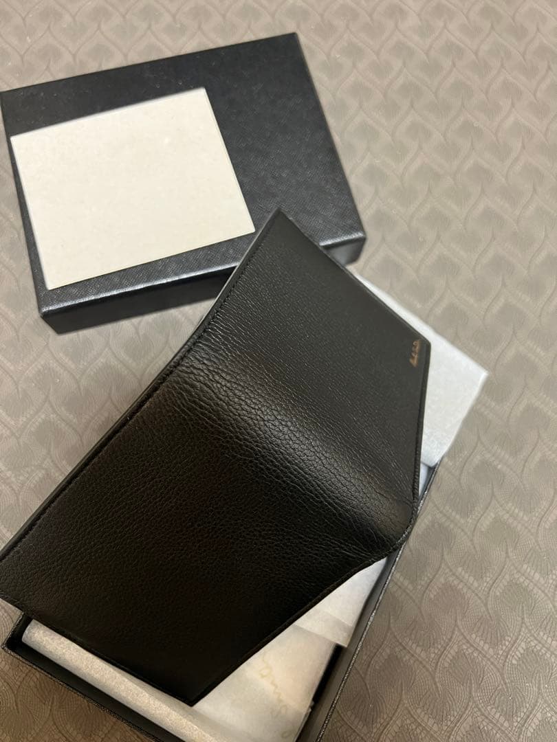 Paul Smithの二つ折り財布　「激安」