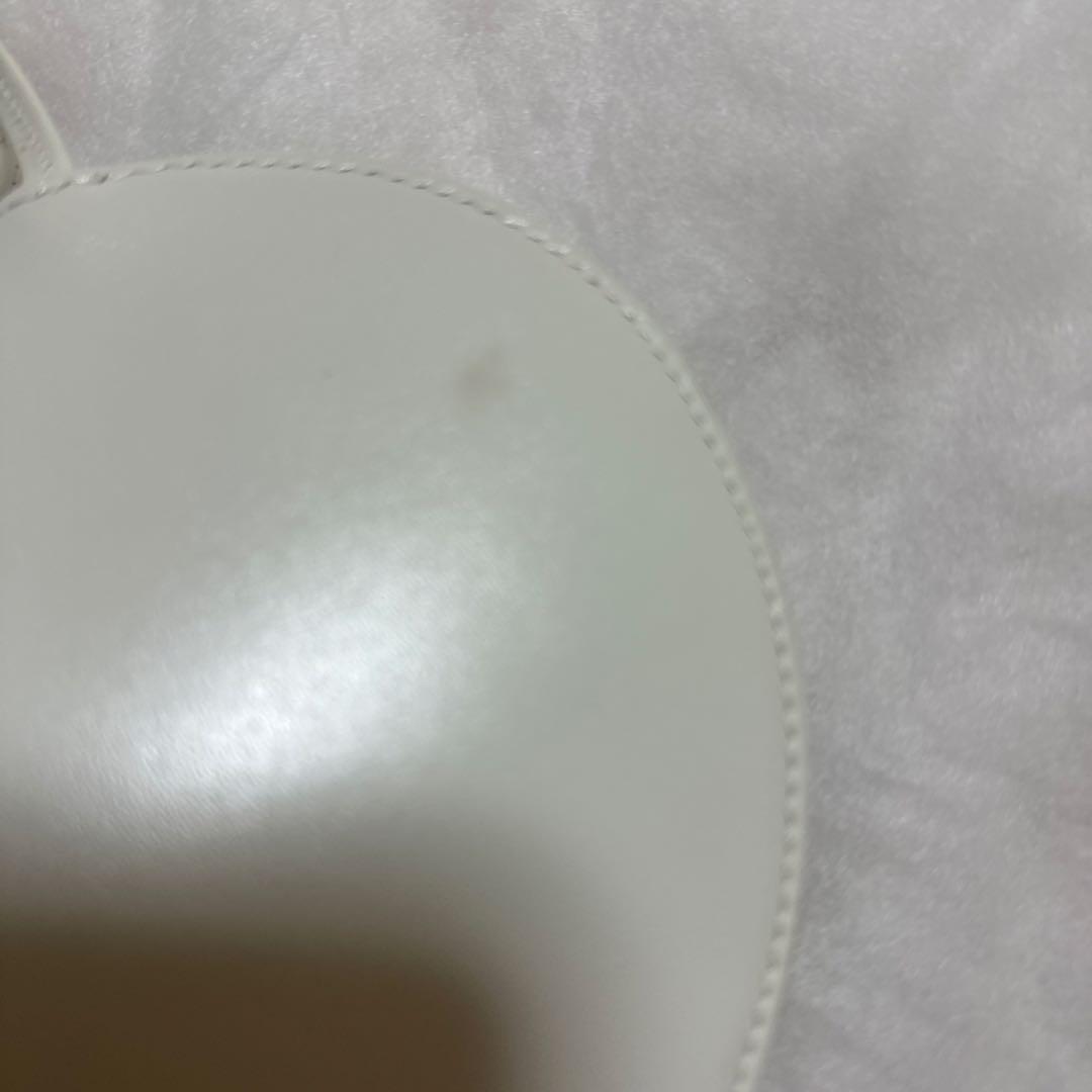 ALAÏA ハート型ショルダーバッグ ホワイト