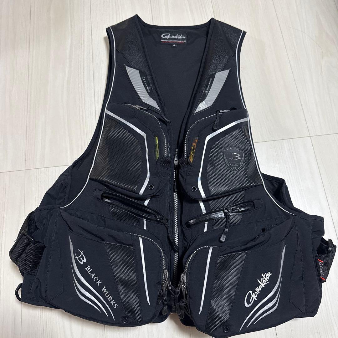 がまかつ　BLACK WORKS フィッシングベスト