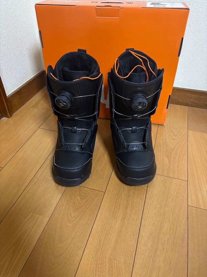 美品　ThirtyTwo STW BOAスノーボードブーツ
