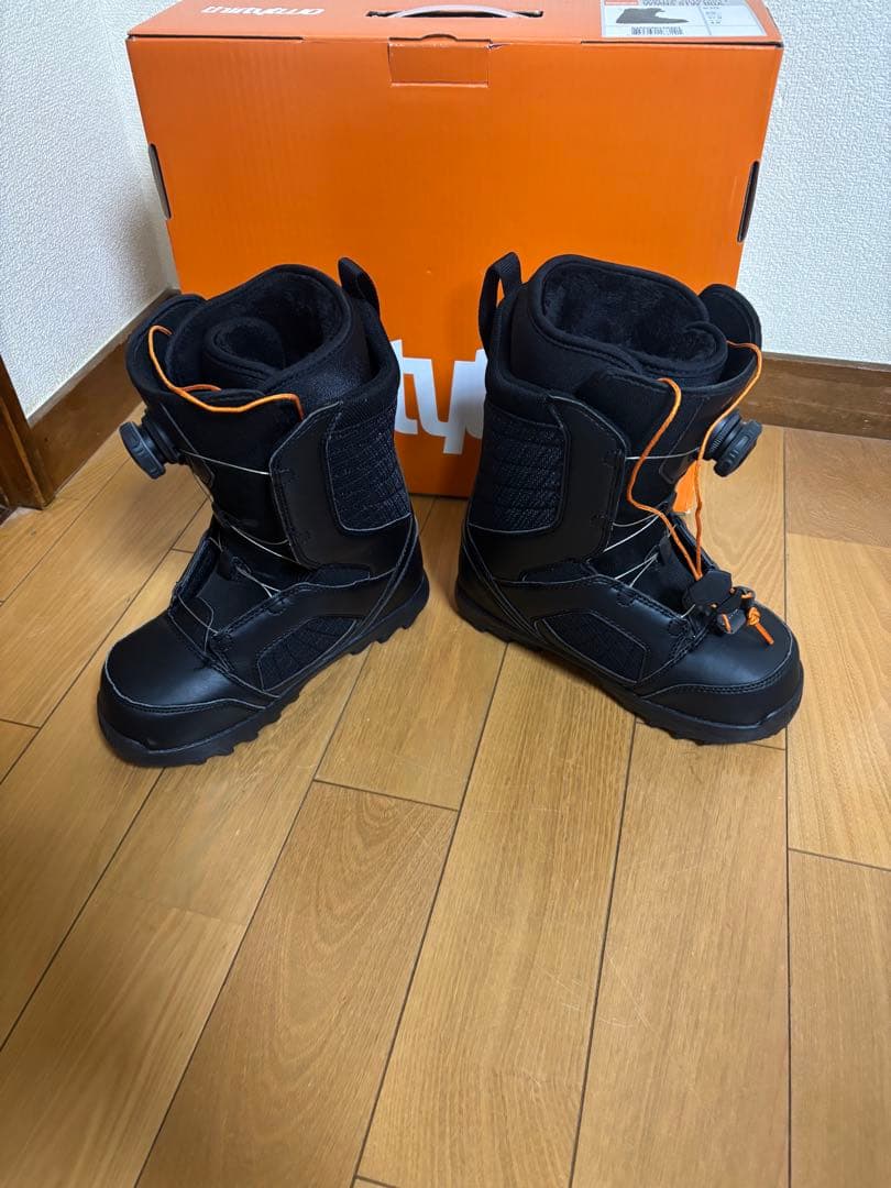 美品　ThirtyTwo STW BOAスノーボードブーツ