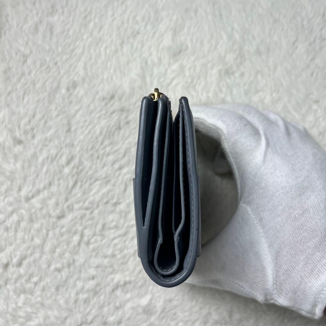 しょBOTTEGA VENETA 折り財布　カセット　グレー