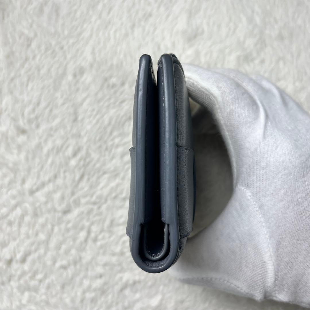 しょBOTTEGA VENETA 折り財布　カセット　グレー