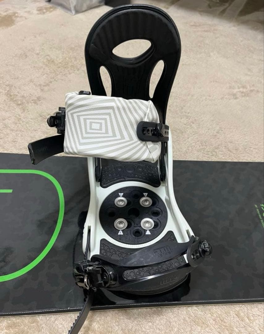 BATALEON スノーボード FLUX PR ビンディング ケース付き セット