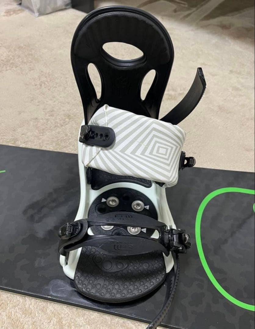 BATALEON スノーボード FLUX PR ビンディング ケース付き セット