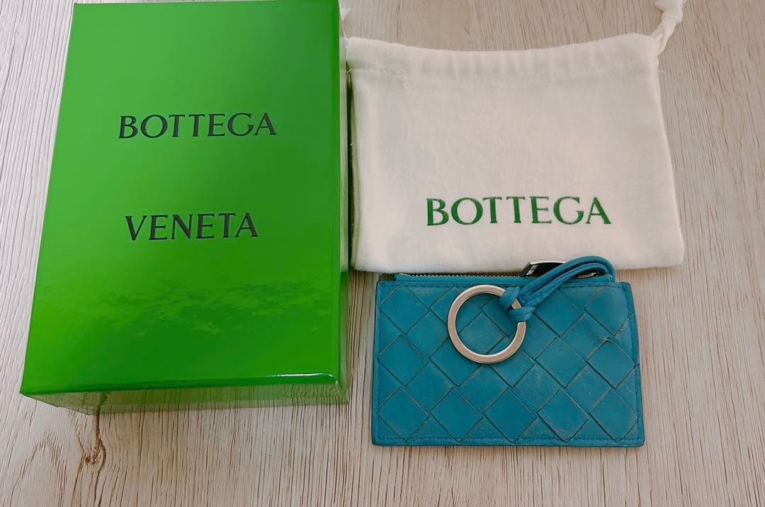 ボッテガヴェネタ・レザー イントレチャート キーリング付きケース
