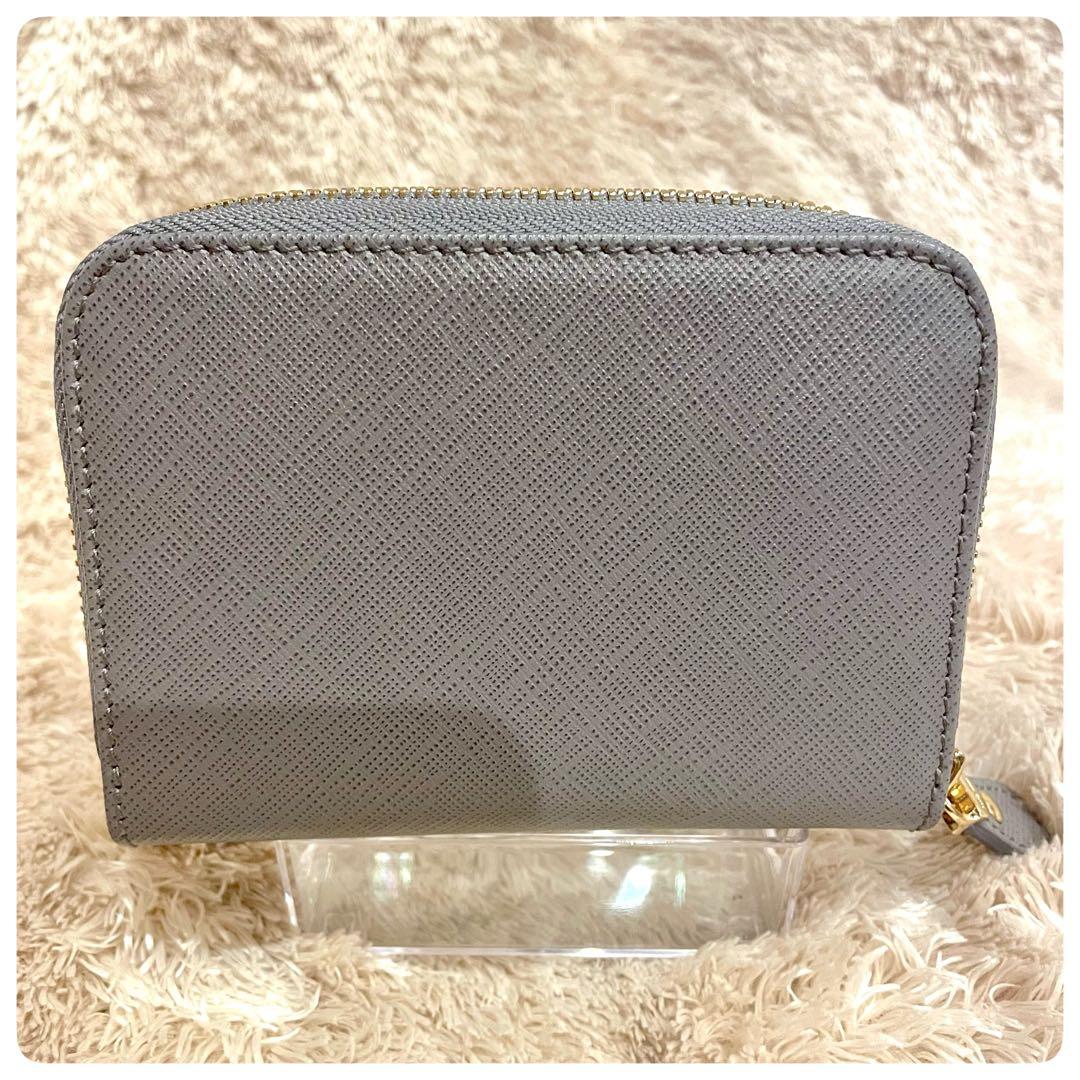 ほぼ未使用✨　フェラガモ ヴァラ レザー ラウンドジップ 小銭入れ ケース