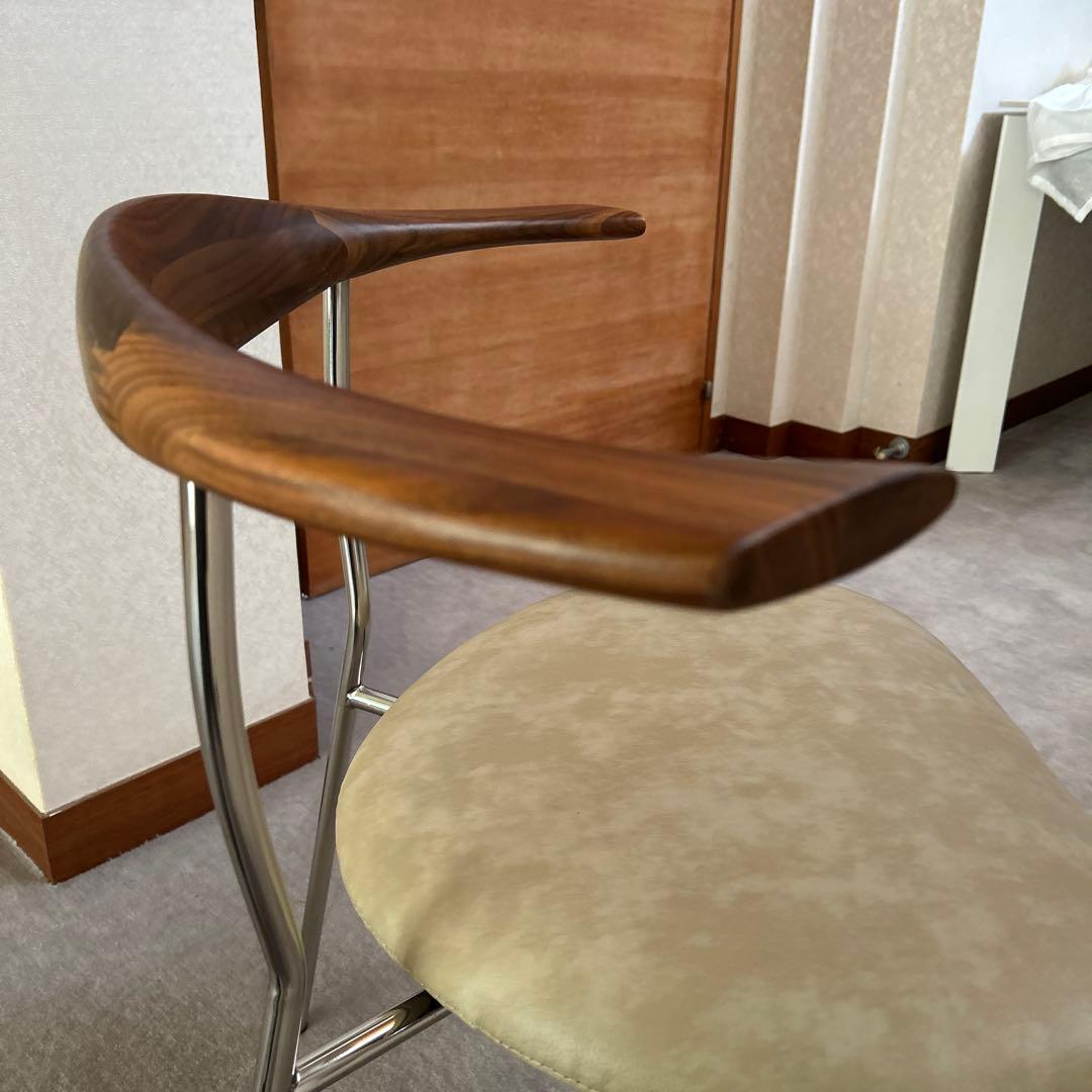 シンプルなダイニングチェア ベージュ