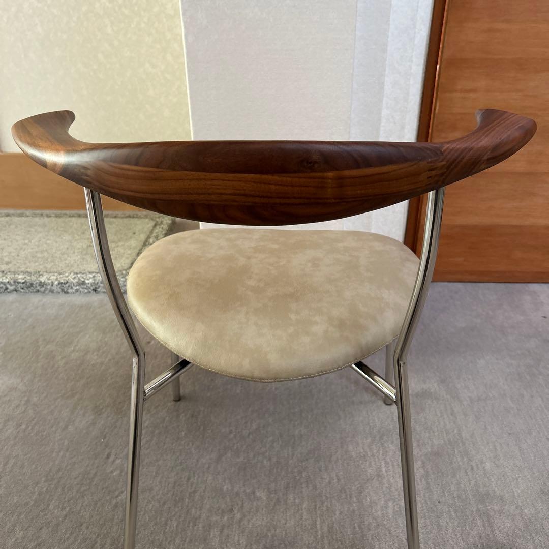 シンプルなダイニングチェア ベージュ