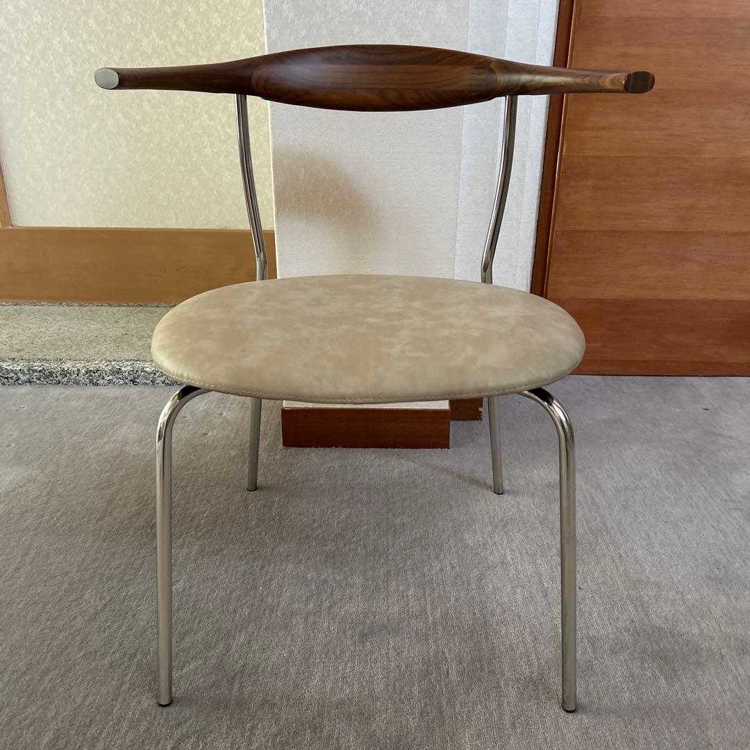 シンプルなダイニングチェア ベージュ