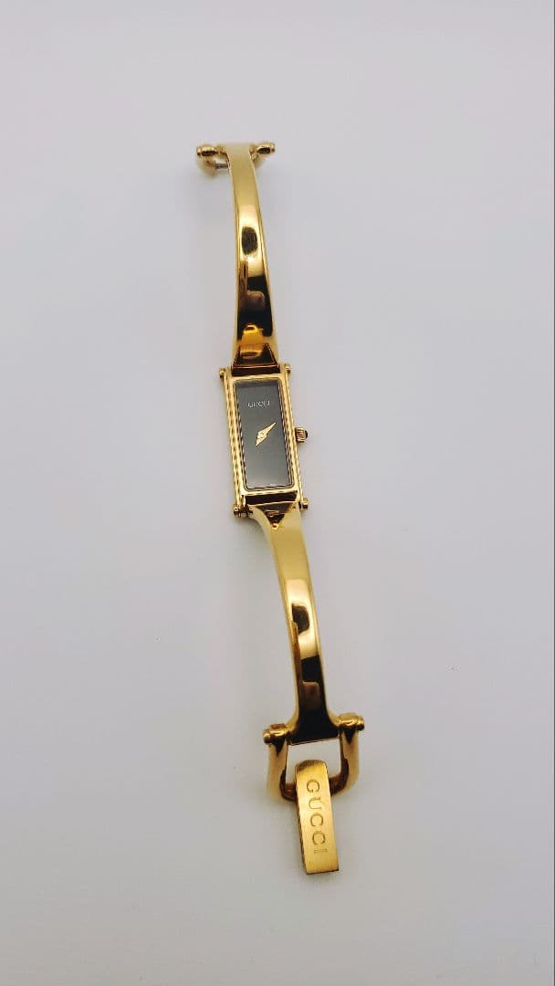 A*2様 年末限定。美品。【稼働品】グッチ　GUCCI 1500L。ゴールド。