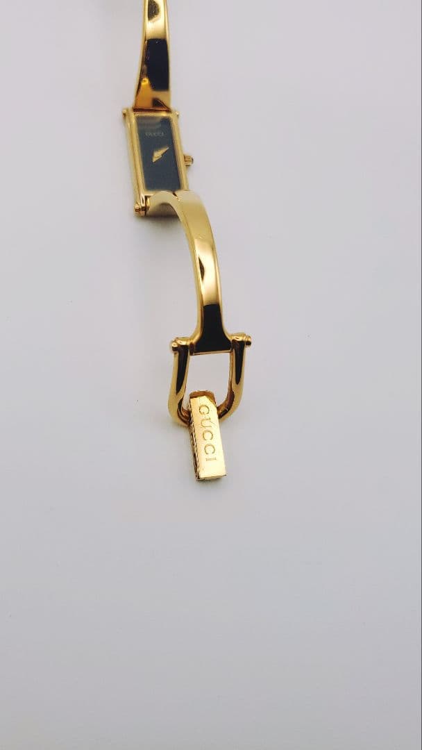 A*2様 年末限定。美品。【稼働品】グッチ　GUCCI 1500L。ゴールド。