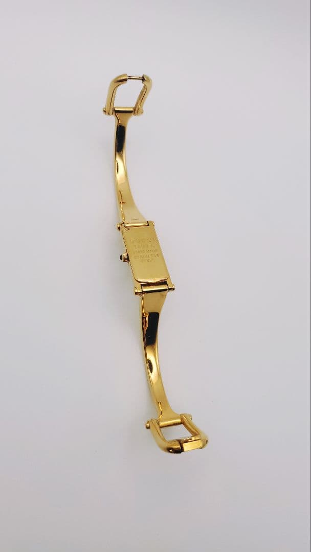 A*2様 年末限定。美品。【稼働品】グッチ　GUCCI 1500L。ゴールド。