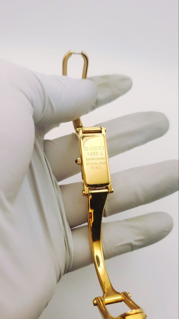 A*2様 年末限定。美品。【稼働品】グッチ　GUCCI 1500L。ゴールド。