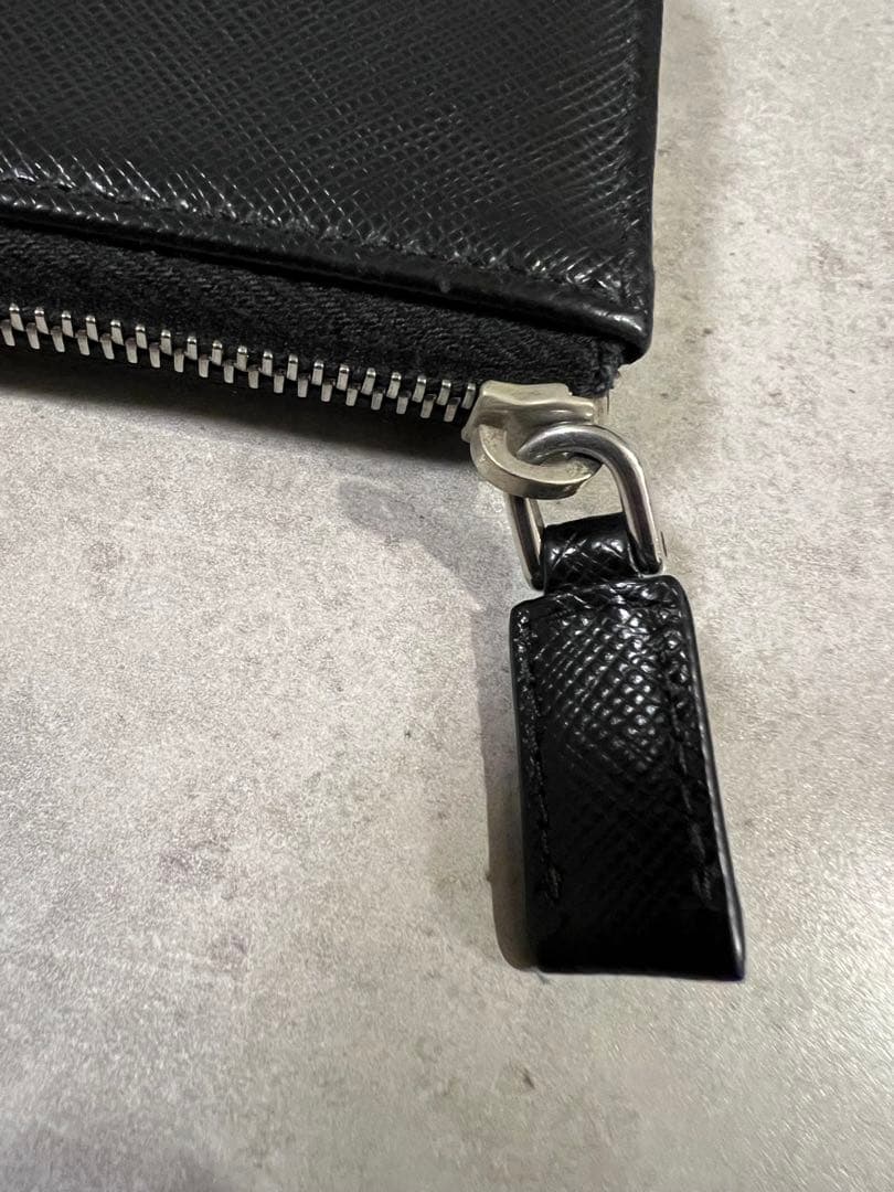 PRADA　L字ファスナーつきケース　キーケース