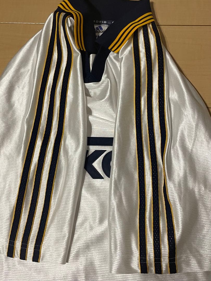 アディダスレアルマドリード周年記念ホームユニフォームTeka 復刻版 99/00